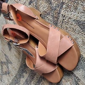 Lucky Brand criss cross genuine leather sandals size 9.5